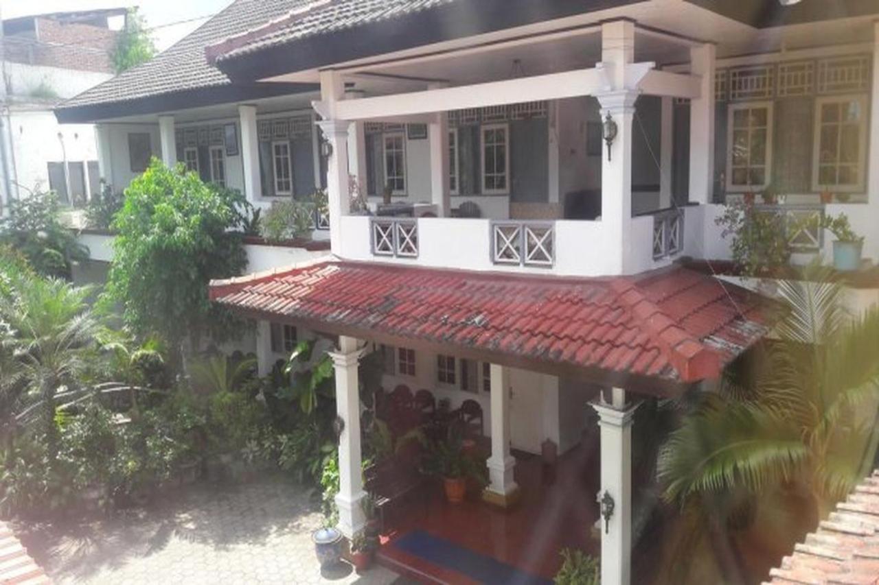 Hotel Airlangga Mataram Exterior photo