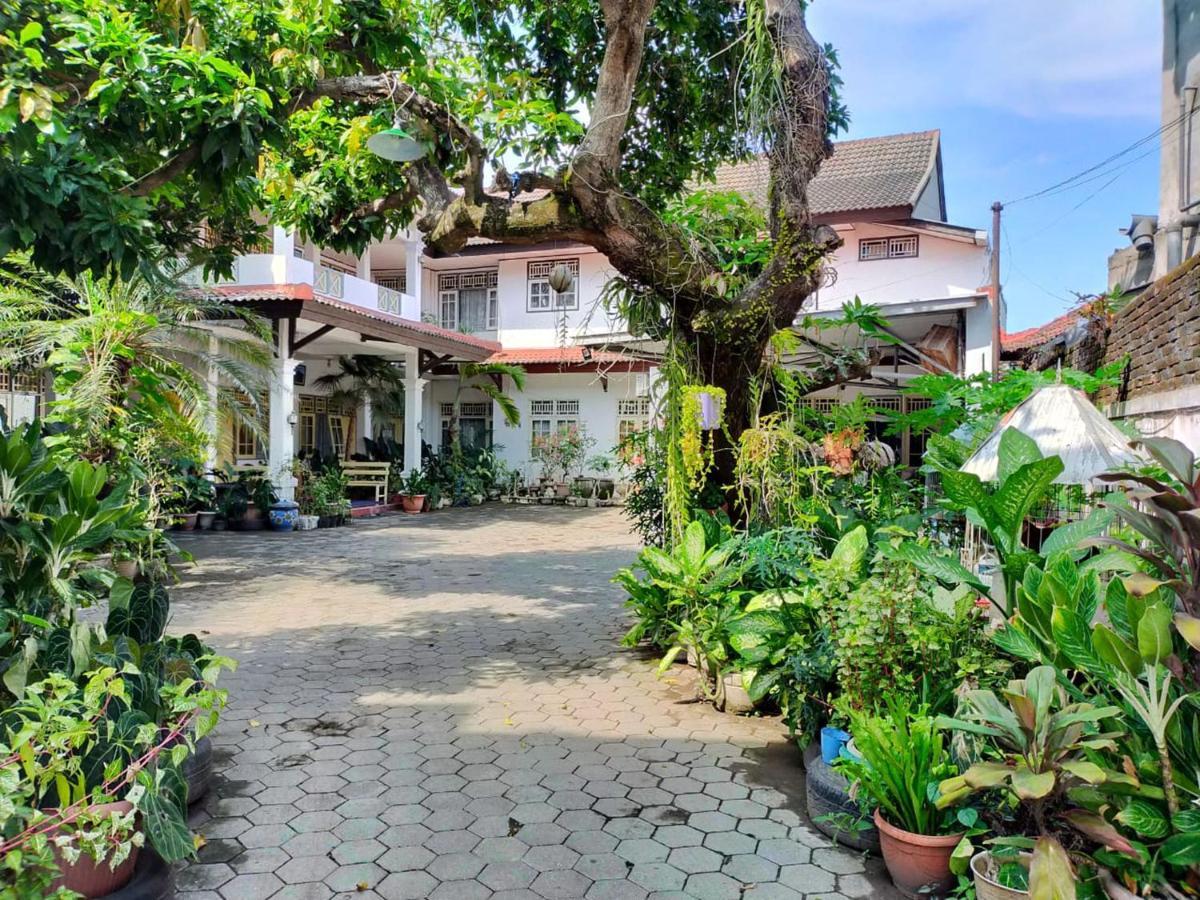Hotel Airlangga Mataram Exterior photo